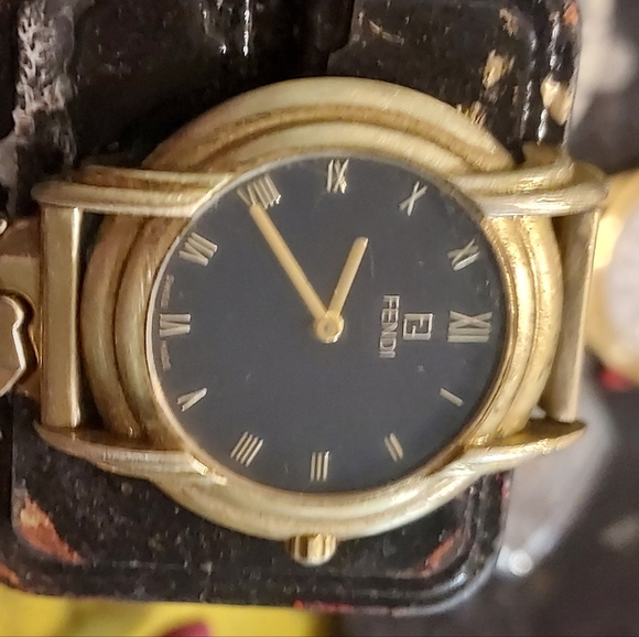 VINTAGE Y2K Fendi Women's Watch - Picture 5 of 8